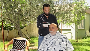 BERBERLER ODASINDAN ÜCRETSİZ TRAŞ HİZMETİ