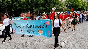 ÇİÇEK KARNAVALI GAZİANTEP’E ÇOK YAKIŞTI