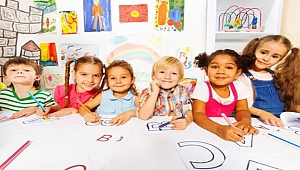 ÇOCUK GELİŞİMİNİ DESTEKLEYEN OYUNLAR İÇİN AİLELERE 10 ÖNERİ