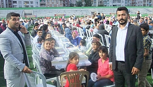 Kahramanmaraşlılar İstanbul'da iftarını statta yaptı!