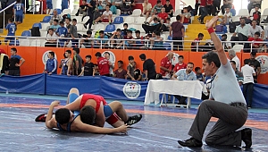 KAHRAMANMARAŞ’TA GÜREŞ RÜZGARI ESTİ