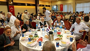 MUHTARLAR VE HUZUREVİ SAKİNLERİNE İFTAR YEMEĞİ