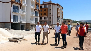 BAŞKAN BOZDAĞ TOKİ ÇALIŞMASINI YERİNDE İNCELEDİ 