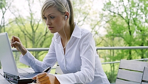 ESET'ten güvenli tatil tavsiyeleri Tatilde dijital cihaz kullanırken nelere dikkat edilmeli?