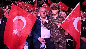 MAHÇİÇEK’TEN DEMOKRASİ NÖBETİNE TAM DESTEK