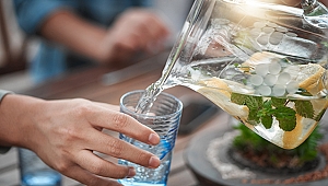 8 Maddede Sıcak Yaz Aylarında Sağlıklı Ve Enerjik Kalmanın Yolları