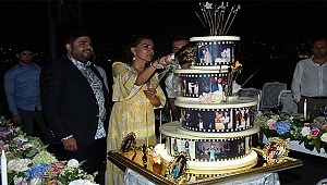 Boğazda Sürpriz Doğum Günü