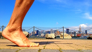 DİYABETİNİZ VARSA ÇIPLAK AYAKLA DOLAŞMAYIN