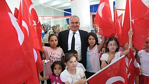 ERDEMLİDE ÇOCUKLAR GÖKYÜZÜNÜ BOYADILAR