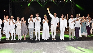 Kardeş Türküler Bodrum'da Çaldı!