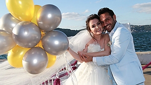 Müzikal Gibi Bir Düğünle Dünya Evine Girdiler