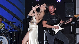 Sırp Şarkıcıdan Türkiye'ye Övgü Dolu Sözler