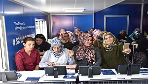 Türk Telekom Eğitim Tırı Türkiye Yollarında