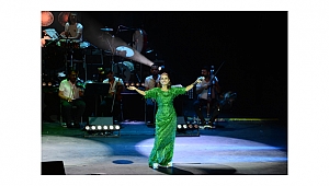 Yıldız’ın Binlerce Kişilik Korosu