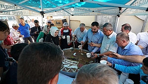 Büyükşehir Vatandaşlara Aşure Dağıttı!