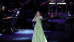 CANDAN ERÇETİN'DEN SEYİRLİK KONSER