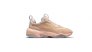 Kalın tabanlı ayakkabı modasına PUMA Thunder Desert ile ultra-modern dokunuş