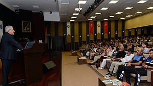 KSÜ Yönetimi Yeni öğrencilere Uyum Semineri Verdi!