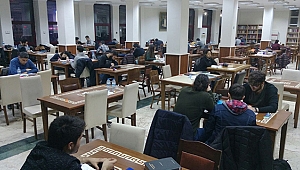 Kütüphaneler Öğrencileri Üniversiteye Hazırlıyor
