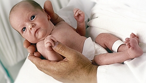 PREMATÜRELERDE BESLENMEYE VE ENFEKSİYONLARA DİKKAT EDİLMELİ