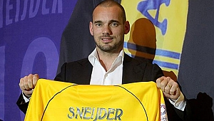 Sneijder Trafik Kazası Geçirdi