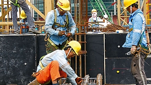 TÜRKİYE'DE ÇALIŞAN YABANCI UYRUKLU İŞÇİ SAYISINDA BÜYÜK ARTIŞ