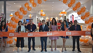 Türkiye'nin ilk yetkili Mi Store'nun açılışında uzun kuyruklar oluştu