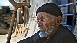 Yaşlıdır, unutur demeyin!