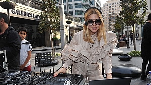 Defilede ünlü Top Model Tülin Şahin boy gösterdi