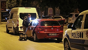 Düğünden sonra kiralık gelin arabasını çalarken yakalandı