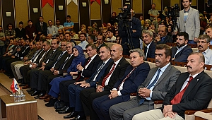 Eski Başbakan Davutoğlu, KSÜ’de Gençlerle Bir Araya Geldi