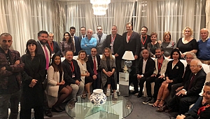 Frankfurt'ta Türk Bayrağı Dalgalandı!