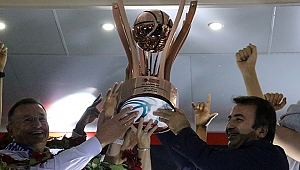 Hatay Büyükşehir Belediyespor'da kupa kutlaması