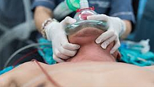 Iraklı hasta, İstanbul'da hayata tutundu