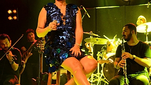 JOLLY JOKER VADİ'DE DEMET AKALIN ŞARKILARI YANKILANDI