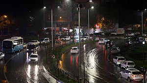 Kahramanmaraş'taki sağanak, hayatı olumsuz etkiledi. 