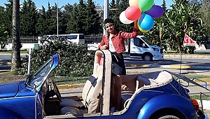 Kanseri yendi, üstü açık arabayla şehir turu attı