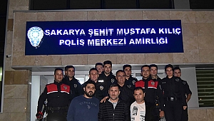 Kardeşine 23 yıl sonra polis merkezinde kavuştu