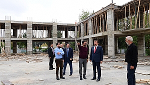 KONGRE BİNASINDA KATLAR YÜKSELİYOR