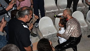 MABEL MATİZ MÜZİKSEVERLERİ AYAĞA KALDIRDI