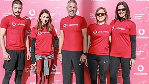 MERVE OFLAZ VE KUBİLAY AKA VODAFONE PARK’TA SAĞLIK İÇİN KOŞTU