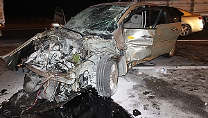 otomobil tıra çarptı: 1 yaralı