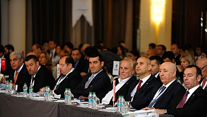 PAGEV ZİRVESİNDE AMBALAJIN GELECEĞİ KONUŞULDU