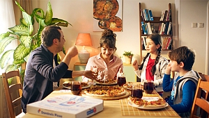 Pazar Pizzası fırsatıyla anneler tatil yapıyor