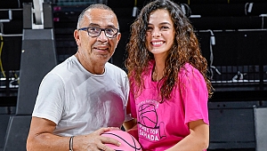 Pembe Top Özge Özpirinçci’ye emanet