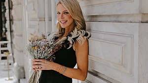 SARAH JIO’NUN YENİ ROMANI “PARİS’TEN ÇİÇEKLERLE” ÇOK SATANLARDA!