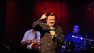 Selami Şahin Gençlere Taş Çıkarttı