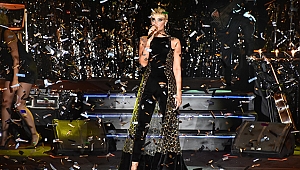 SILA, SEVGİSİ KONSER ALANINA SIĞMADI 