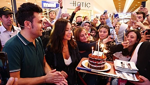 Sinan Akçıl’a Canlı Yayında Evlenme Teklifi