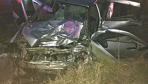 tır ile otomobil çarpıştı: 4 yaralı